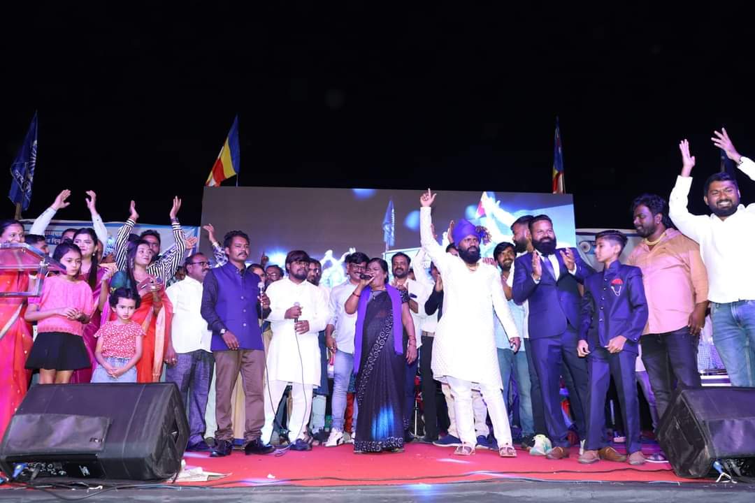 फलटण येथे रेकॉर्डब्रेक गर्दीत धम्मचक्र प्रवर्तन दिन व भीमगीतांचा कार्यक्रम