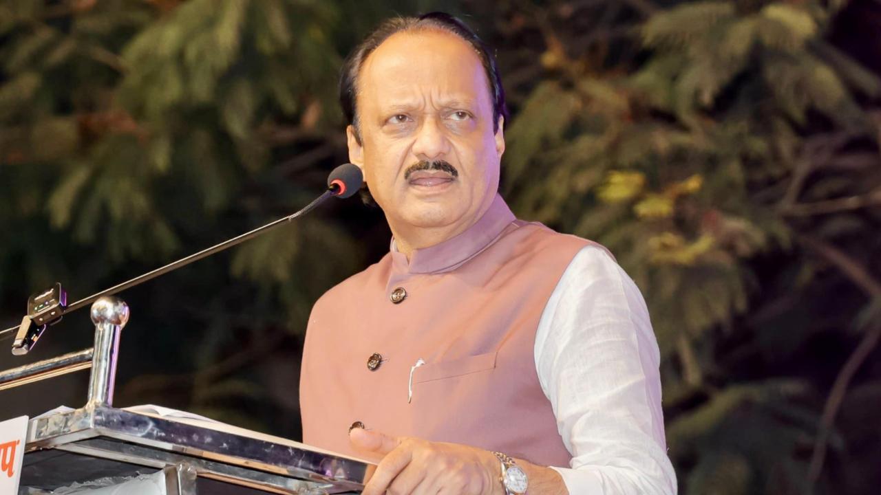 महाराष्ट्राचे उपमुख्यमंत्री अजित पवार यांचे विमान अपघातात निधन